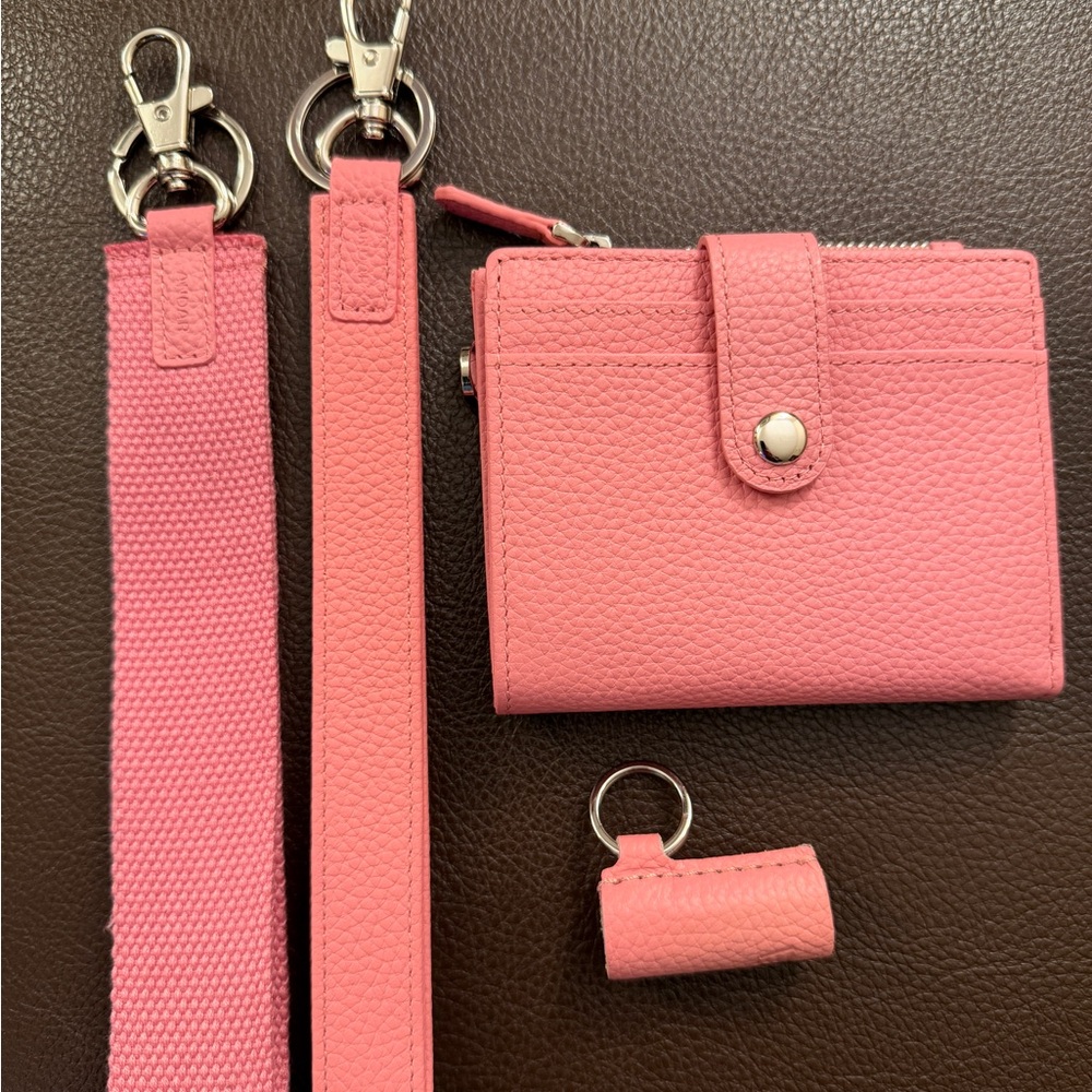 New Andar Lo Leather Wallet/Wristlet in Bubble Gum Pink Togo!